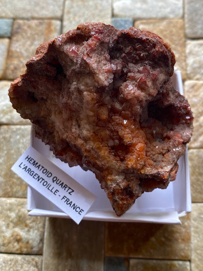 HEMATOID QUARTZ : L'ARGENTOPILLE, SAINT-PRIX, FRANCE. 95g. MF5035