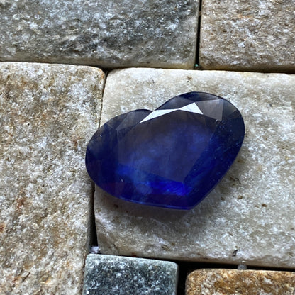 SAPPHIRE CORUNDUM NATURAL GEMSTONE - MONTEPUEZ, MOZAMBIQUE 8.32Ct MFG5078