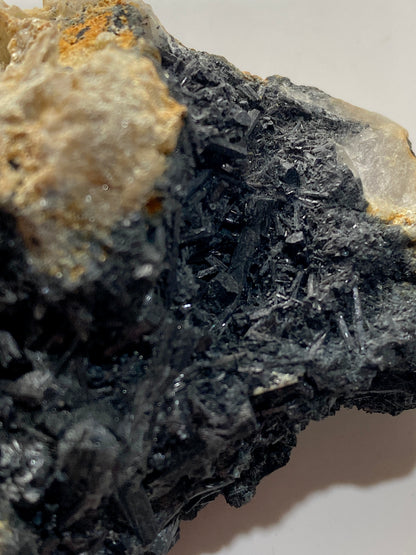 SCHORL TOURMALINE : SOUTH TOLCARNE MINE, BEACON, CORNWALL. 83g MF5036