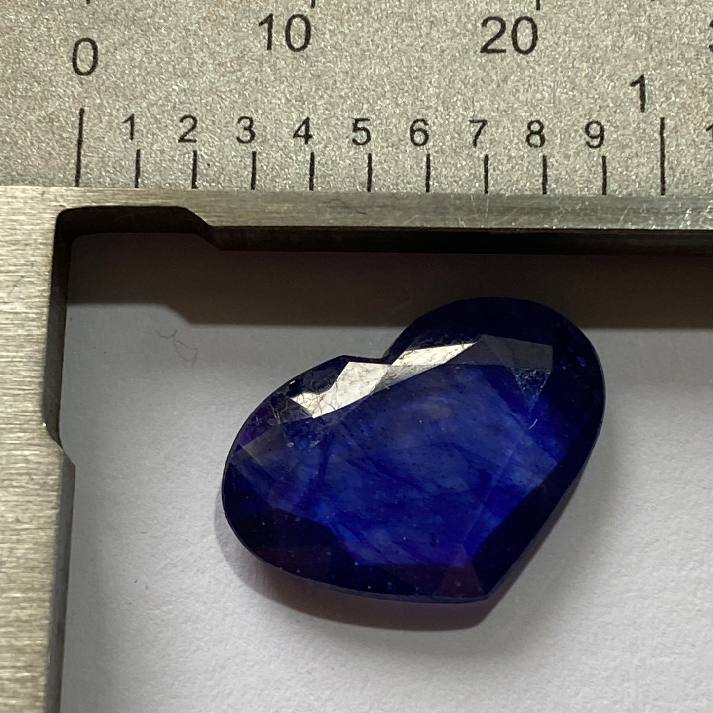 SAPPHIRE CORUNDUM NATURAL GEMSTONE - MONTEPUEZ, MOZAMBIQUE 8.32Ct MFG5078