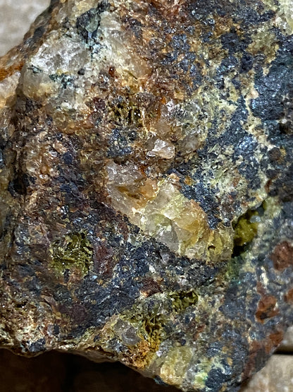 PHARMOCOSIDERITE/SCORADITE [ETC] : SOUTH TOLCARNE MINE, CAMBORNE, CORNWALL  57g MF5040