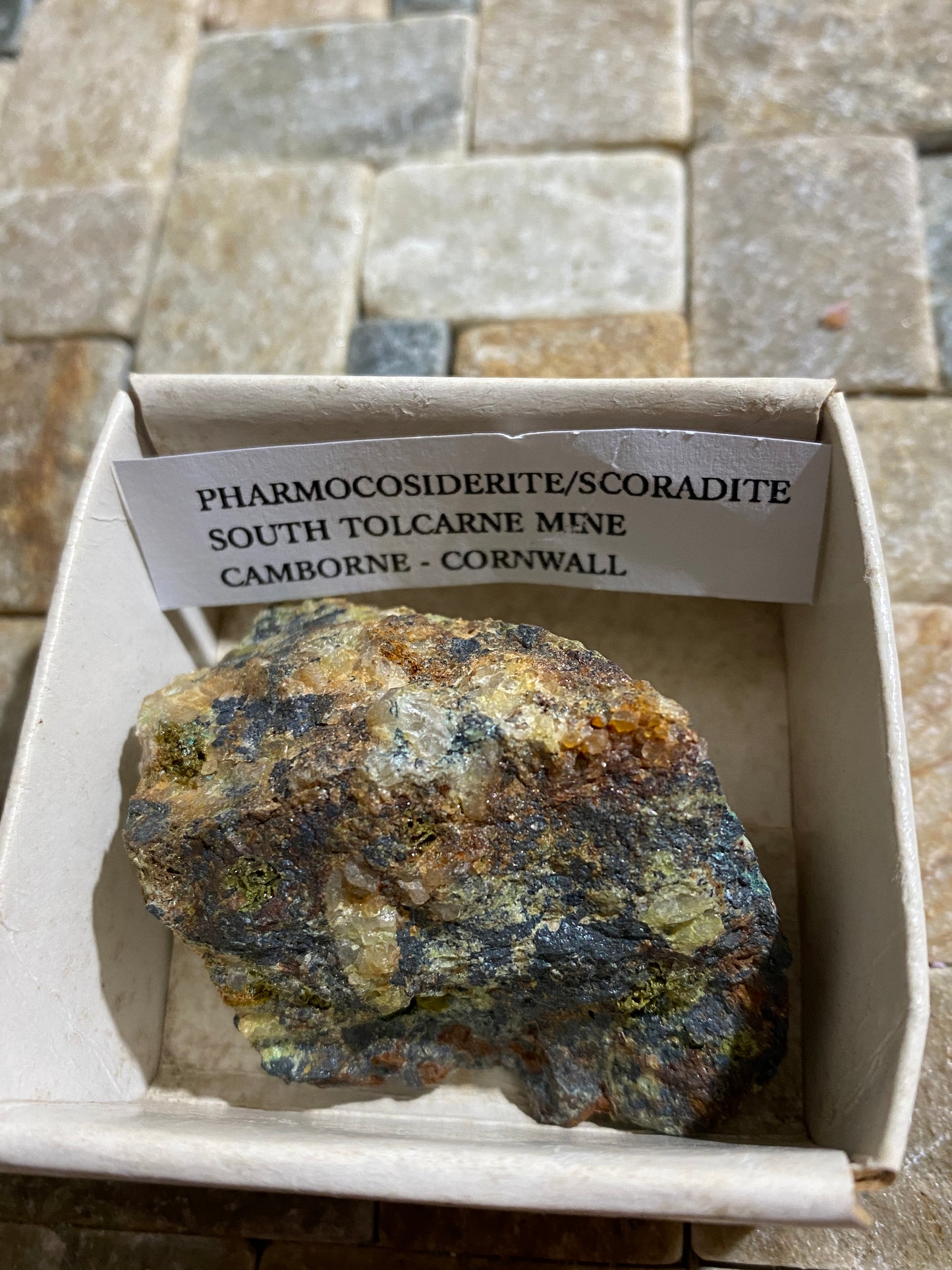 PHARMOCOSIDERITE/SCORADITE [ETC] : SOUTH TOLCARNE MINE, CAMBORNE, CORNWALL  57g MF5040