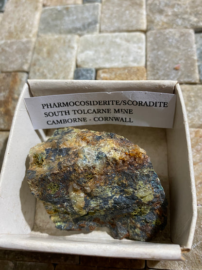 PHARMOCOSIDERITE/SCORADITE [ETC] : SOUTH TOLCARNE MINE, CAMBORNE, CORNWALL  57g MF5040