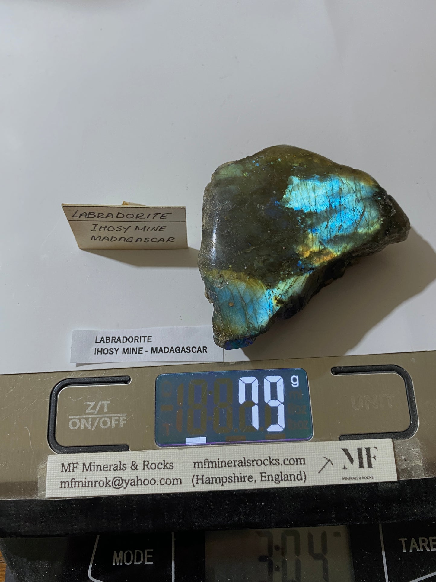 LABRADORITE [PLAGIOCLASE] : IHOSY MINE, ILAKAKA, MADAGASCAR 79g MF5041