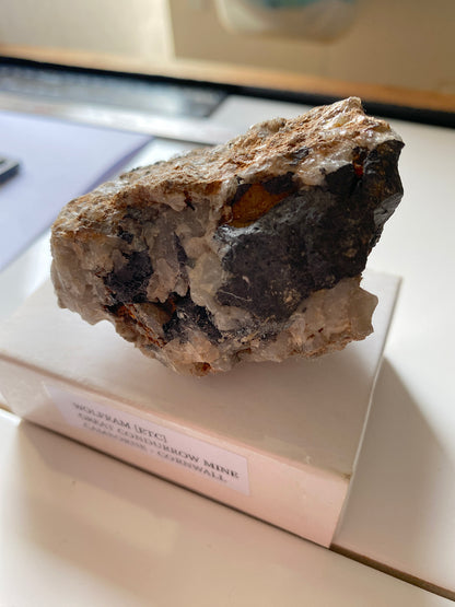 WOLFRAM : GREAT CONDURROW MINE, BEACON, CAMBORNE, CORNWALL  152g MF5042