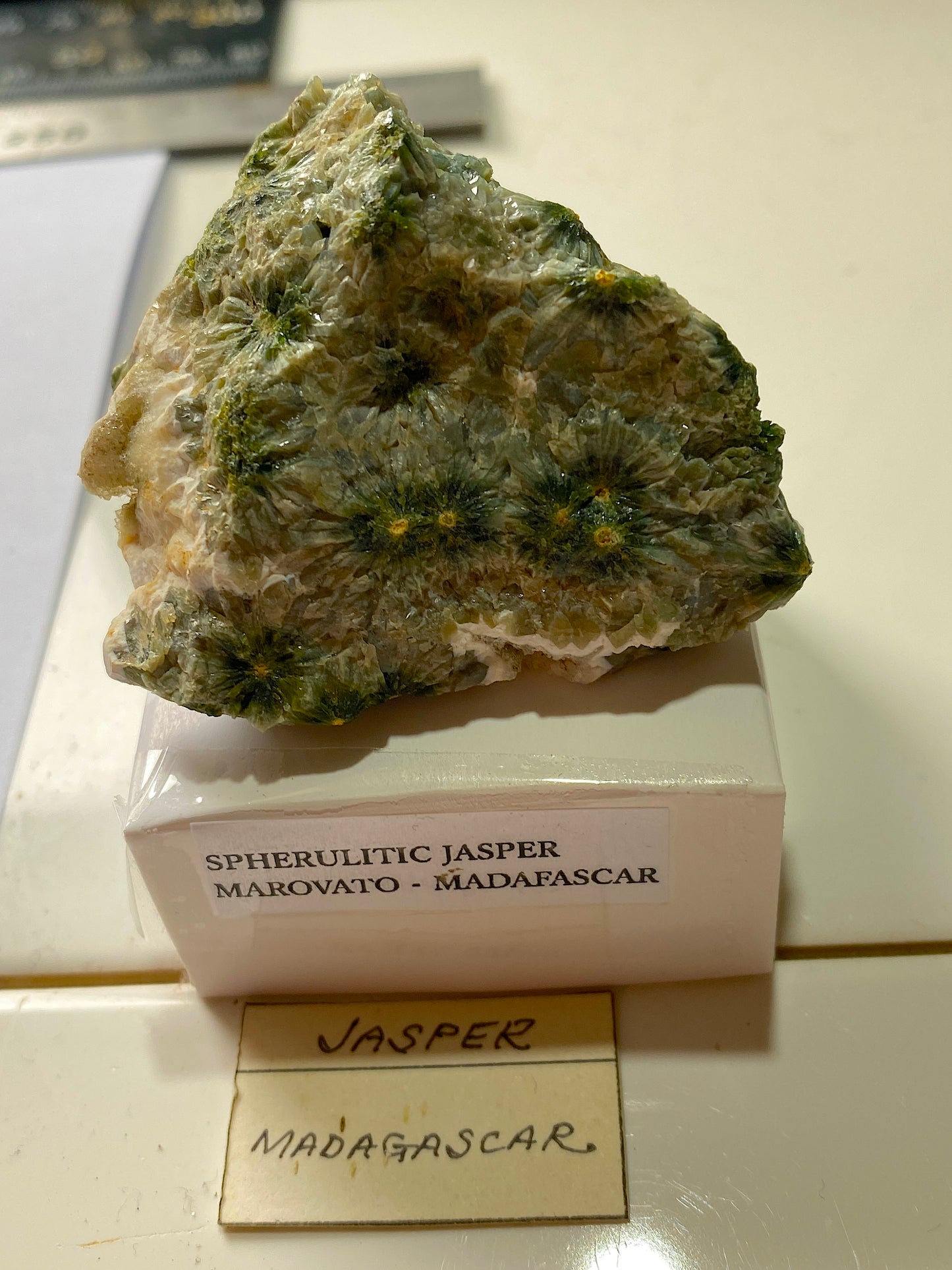 SPHERULITIC JASPER ULTRA RARE SPECIMEN FROM MAROVATO, MADAGASCAR. 87g MF5043