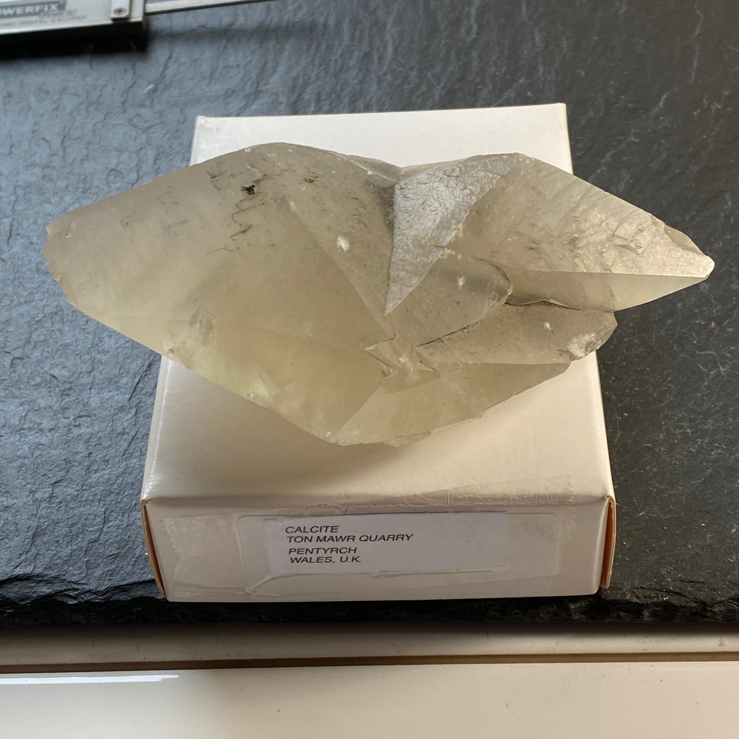 CALCITE SCALENOHEDRAL CRYSTAL FROM TON MAWR QUARRY, WALES LARGE 233g MF1813