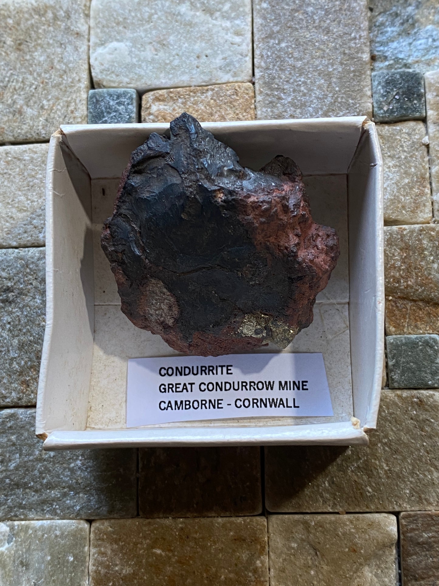 CONDURRITE : GREAT CONDURROW MINE, BEACON, CAMBORNE, CORNWALL. 70g MF5044