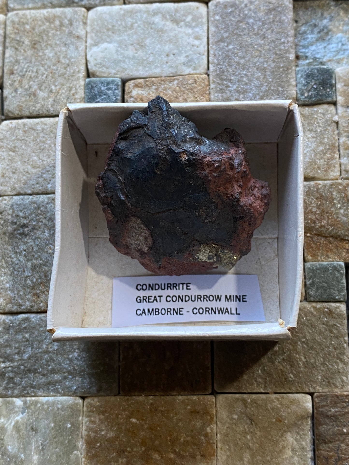 CONDURRITE : GREAT CONDURROW MINE, BEACON, CAMBORNE, CORNWALL. 70g MF5044