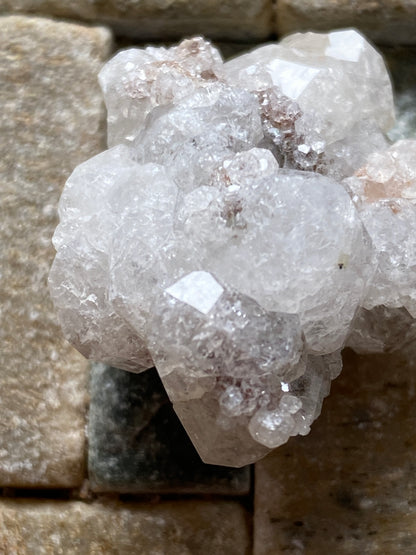 ANALCIME : CROFT QUARRY, BLABY, LEICESTERSHIRE. 8g MF5050