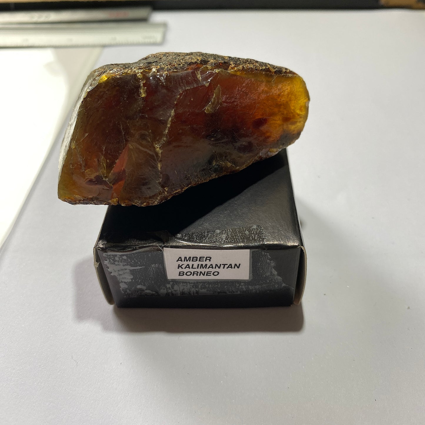 NATURAL AMBER - KALIMANTAN, BORNEO [INDONESIA SECTOR]  44g MF4479