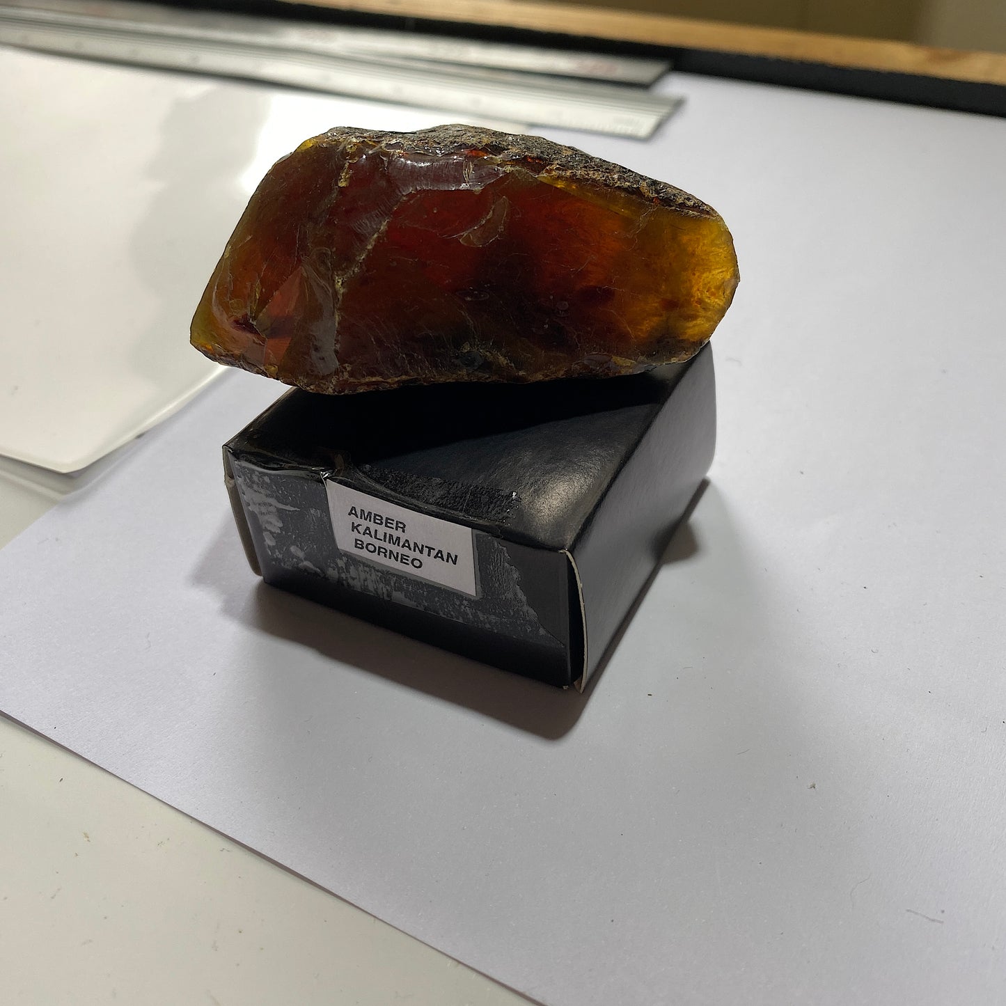 NATURAL AMBER - KALIMANTAN, BORNEO [INDONESIA SECTOR]  44g MF4479
