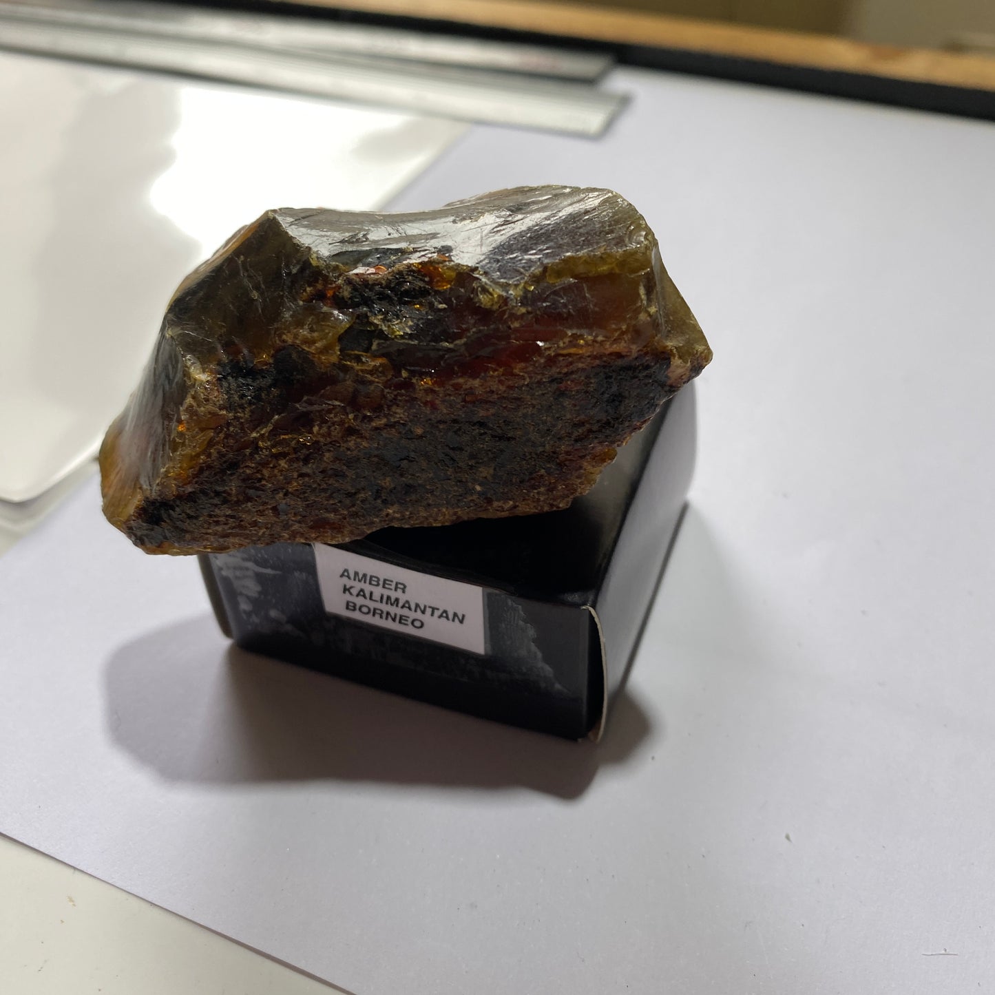 NATURAL AMBER - KALIMANTAN, BORNEO [INDONESIA SECTOR]  44g MF4479