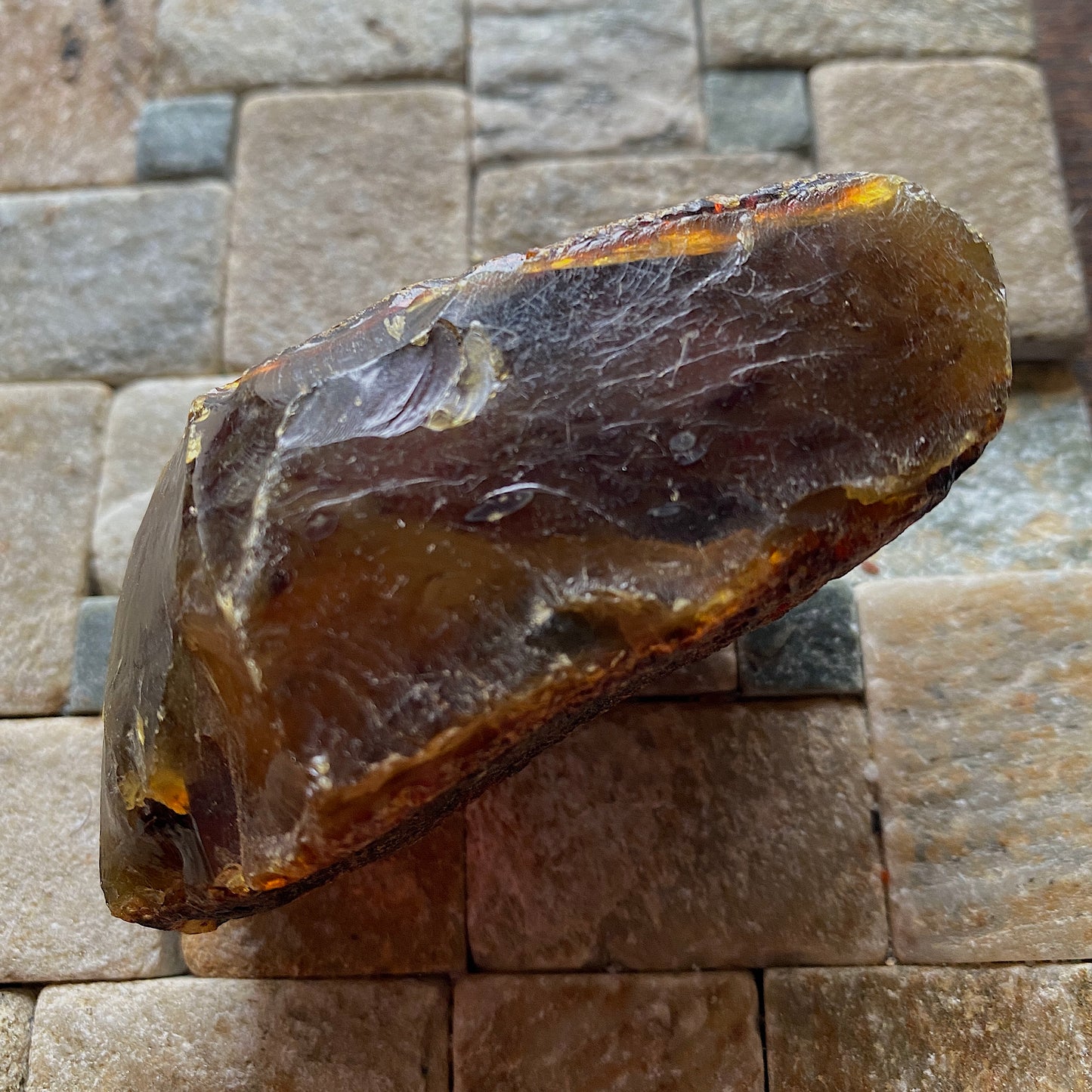NATURAL AMBER - KALIMANTAN, BORNEO [INDONESIA SECTOR]  44g MF4479