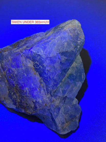FLUORITE : SOUTH TOLCARNE MINE, CAMBORNE, CORNWALL. 134g. MF5053