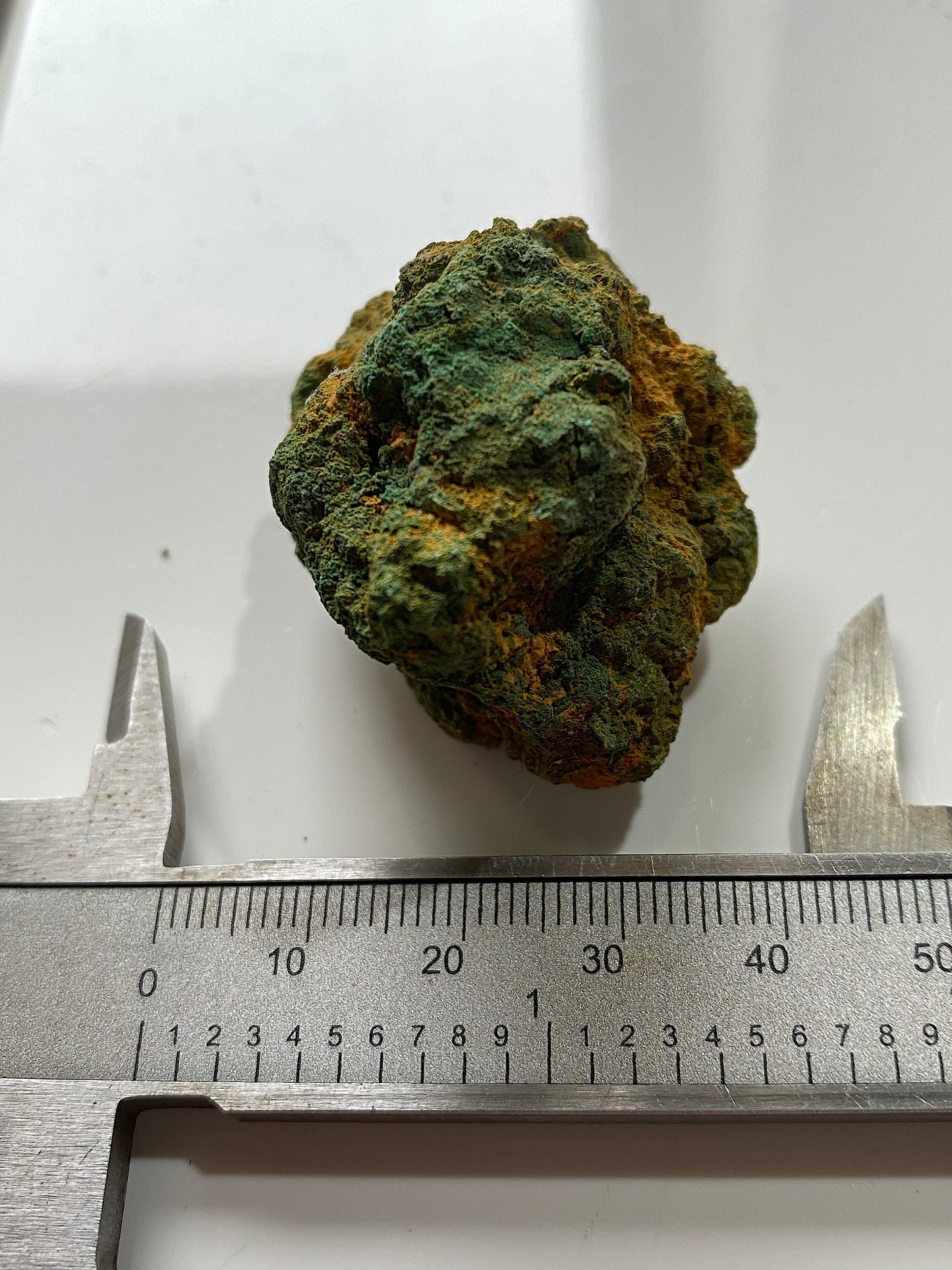 PYROMORPHITE : OLD SADDLEBACK MINE, BLENCATHRA, CUMBRIA, ENGLAND 31g. MF5054