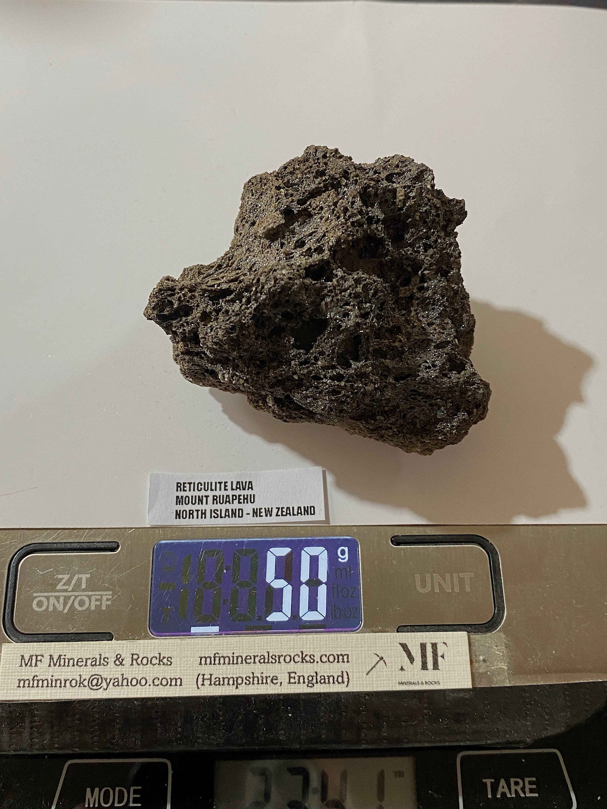 RETICULATE LAVA : MOUNT RUAPEHU, TAUPU VOLCANIC ZONE, NORTH ISLAND, NEW ZEALAND. 50g MF5055