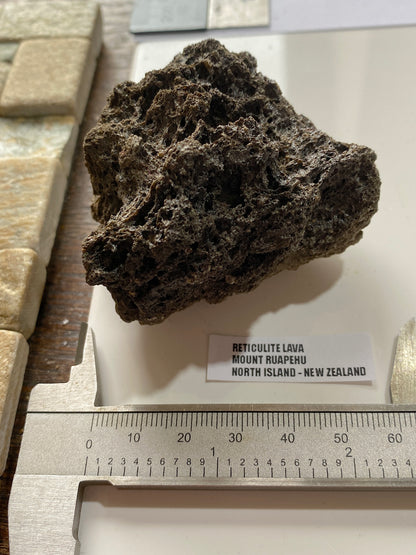 RETICULATE LAVA : MOUNT RUAPEHU, TAUPU VOLCANIC ZONE, NORTH ISLAND, NEW ZEALAND. 50g MF5055