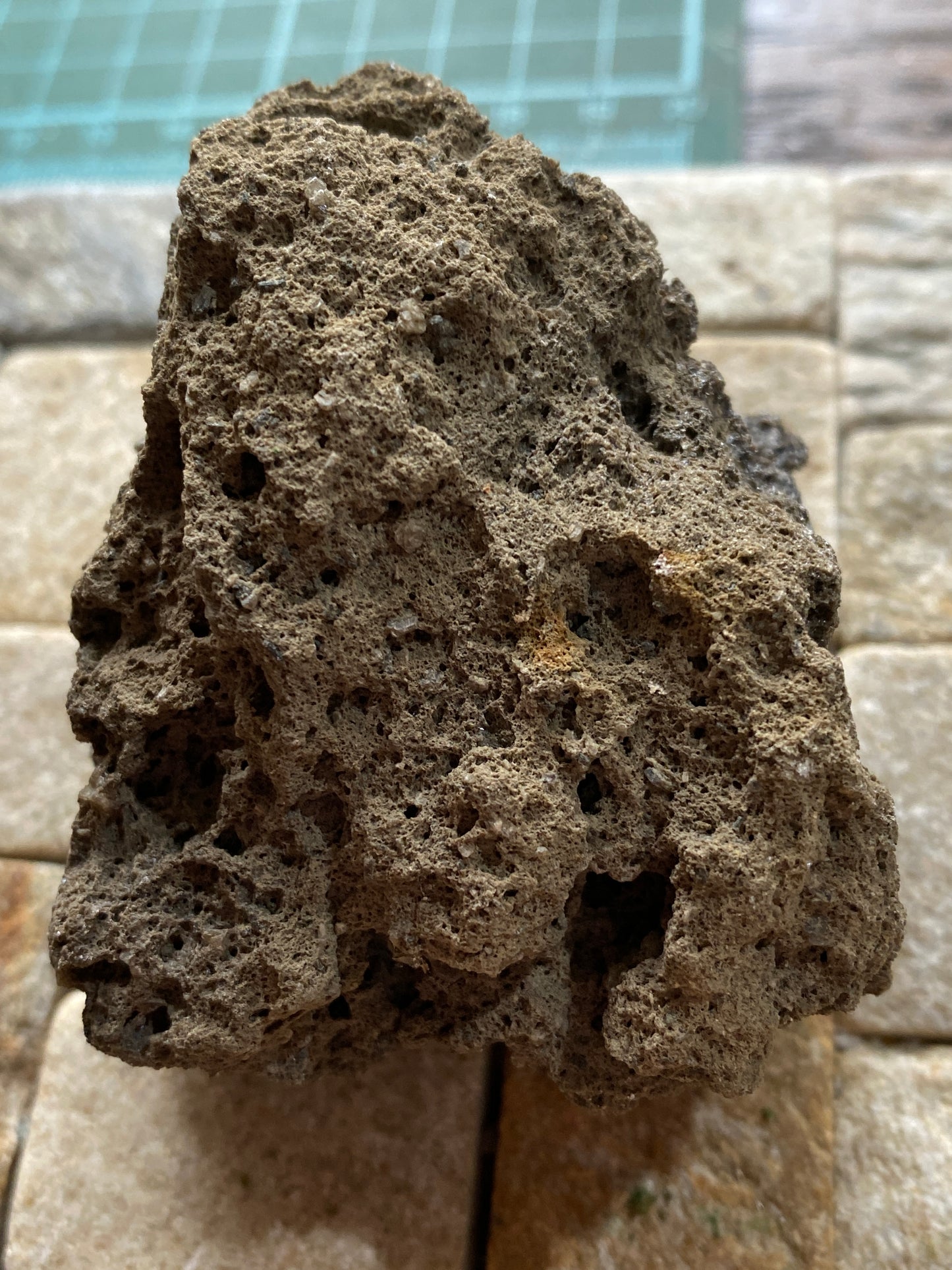 RETICULATE LAVA : MOUNT RUAPEHU, TAUPU VOLCANIC ZONE, NORTH ISLAND, NEW ZEALAND. 50g MF5055