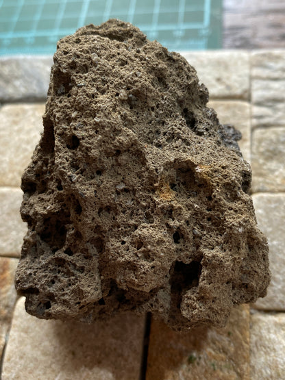 RETICULATE LAVA : MOUNT RUAPEHU, TAUPU VOLCANIC ZONE, NORTH ISLAND, NEW ZEALAND. 50g MF5055