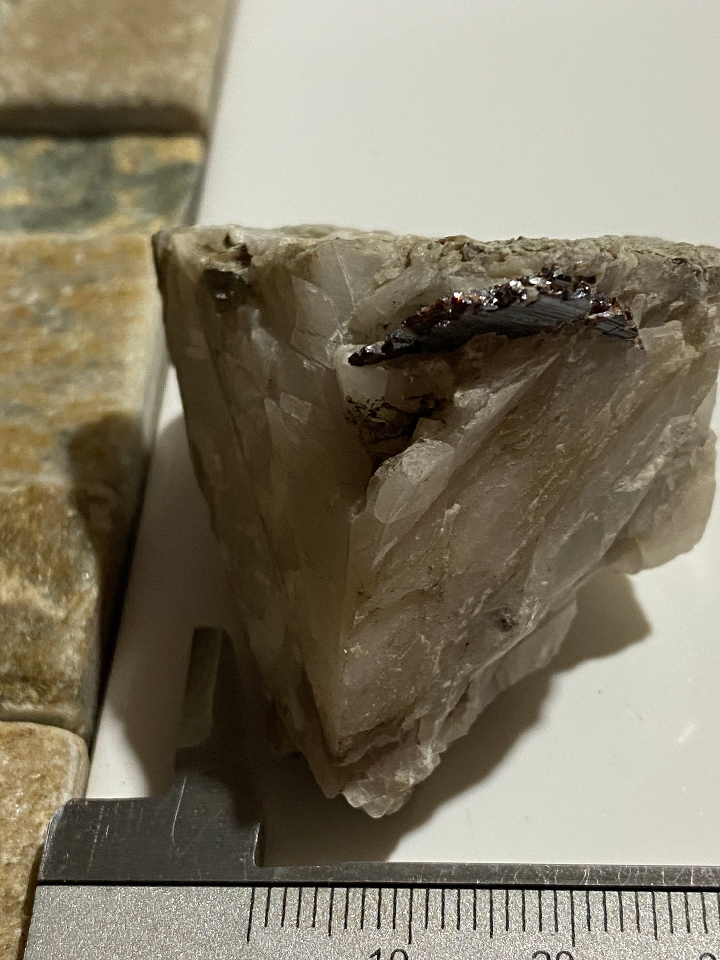BROOKITE ON CALCITE : BLAENAU, FFESTINIOG, WALES, U.K.  70g MF5066