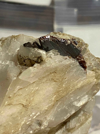 BROOKITE ON CALCITE : BLAENAU, FFESTINIOG, WALES, U.K.  70g MF5066