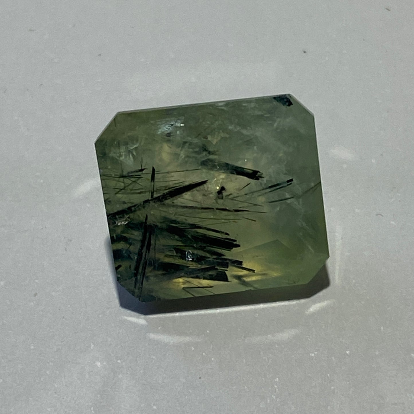 PREHNITE WITH EPIDOTE NEEDLES GEMSTONE - KAYES REGION, MALI. AFRICA 13.17Ct MFG5416