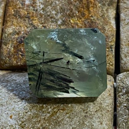 PREHNITE WITH EPIDOTE NEEDLES GEMSTONE - KAYES REGION, MALI. AFRICA 13.17Ct MFG5416