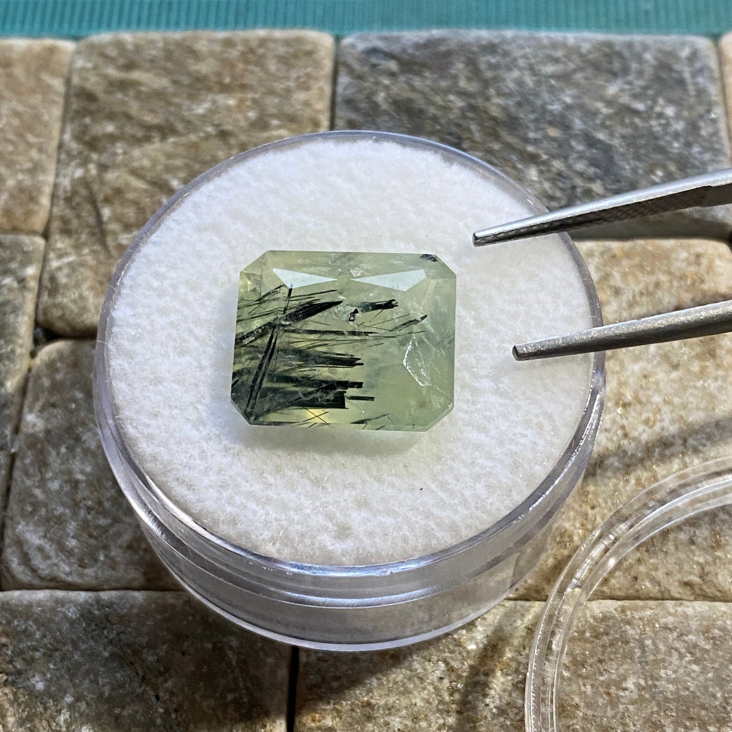 PREHNITE WITH EPIDOTE NEEDLES GEMSTONE - KAYES REGION, MALI. AFRICA 13.17Ct MFG5416