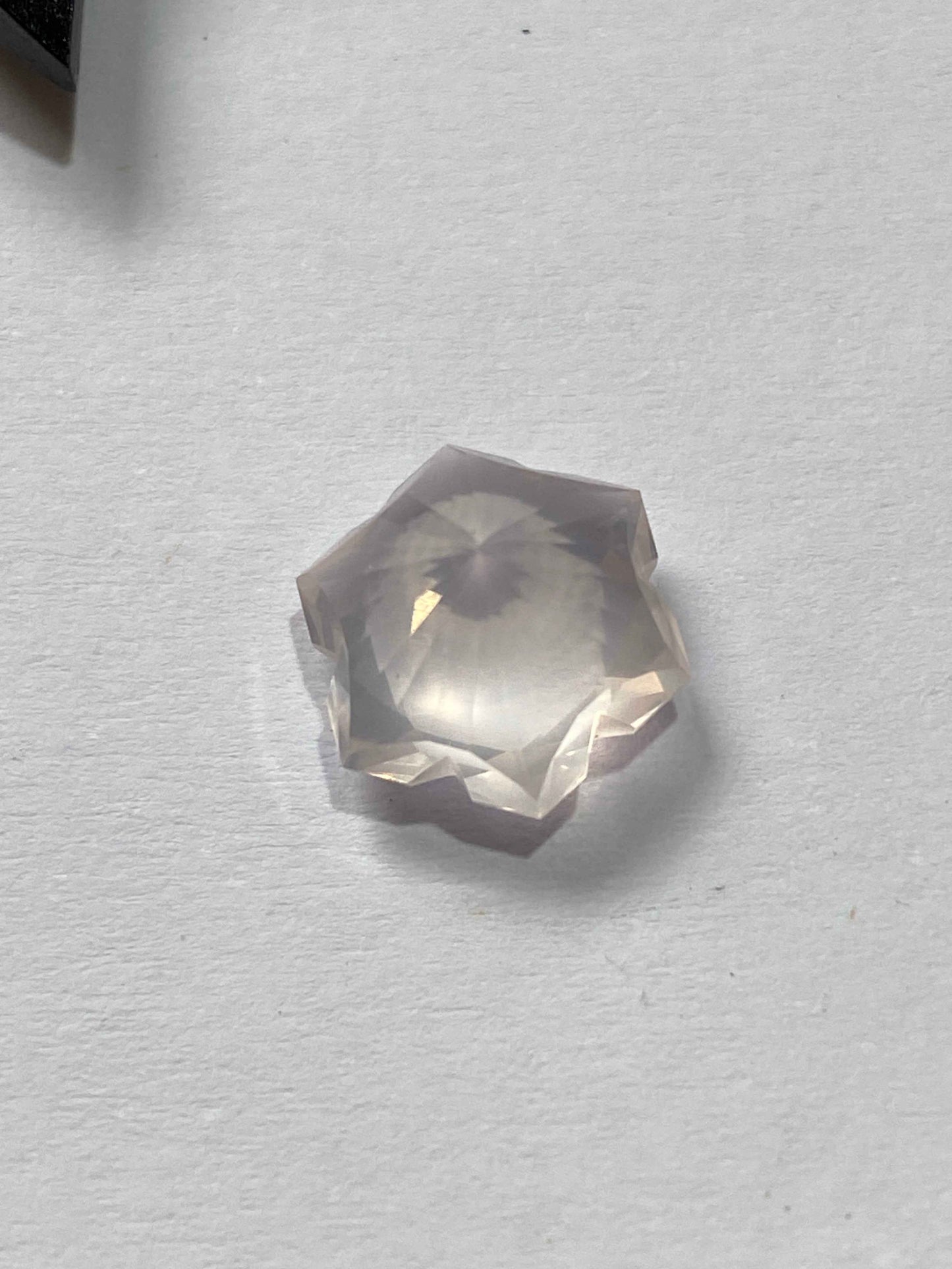 "SNOWFLAKE" ROSE DE FRANCE AMETHYST QUARTZ GEMSTONE  : GOGOBOSEM MTS, ERONGO, NAMIBIA, AFRICA. 3.64Ct. MFG4965