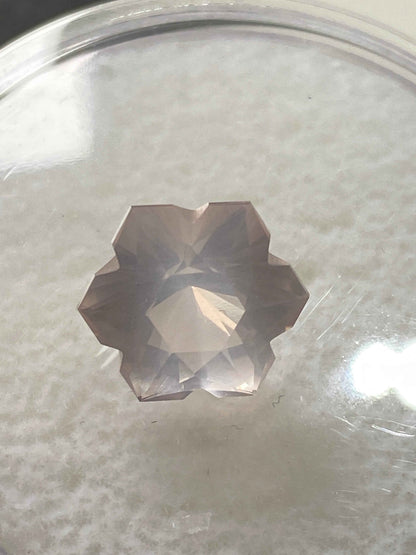 "SNOWFLAKE" ROSE DE FRANCE AMETHYST QUARTZ GEMSTONE  : GOGOBOSEM MTS, ERONGO, NAMIBIA, AFRICA. 3.64Ct. MFG4965