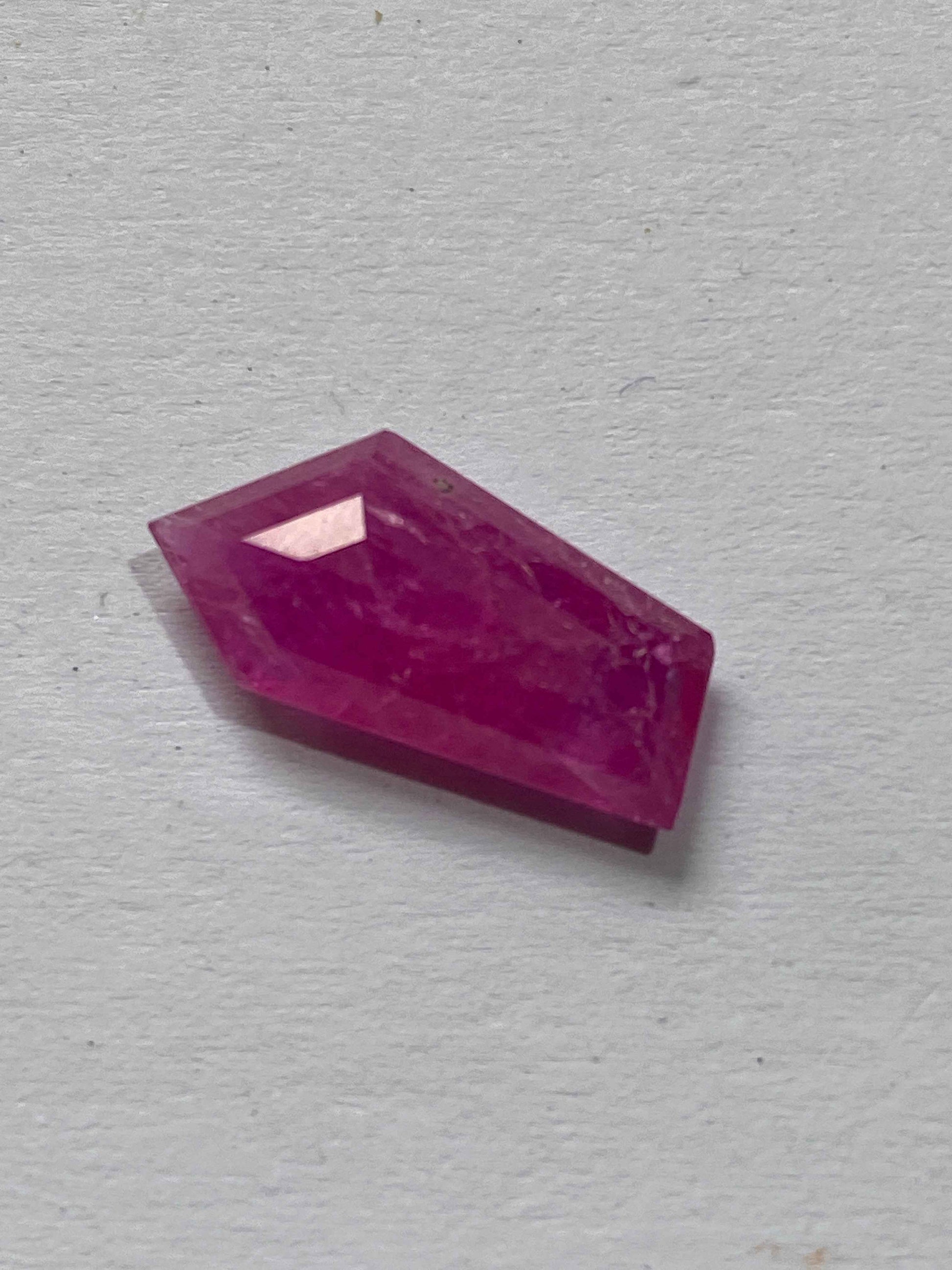 RUBY CORUNDUM NATURAL GEMSTONE : KARNATAKA, INDIA. 3.93Ct. MFG4968