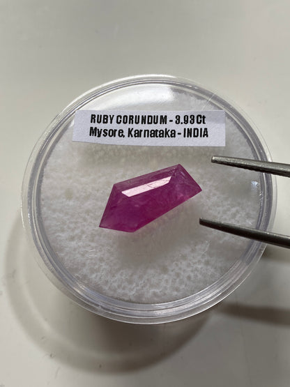 RUBY CORUNDUM NATURAL GEMSTONE : KARNATAKA, INDIA. 3.93Ct. MFG4968
