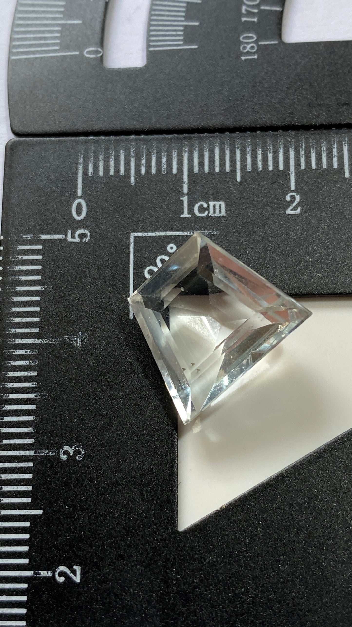 BERYL NATURAL GEMSTONE : PINGWU BERYL MINE, MIANYANG, SICHUAN, CHINA. 11.17Ct. MFG4976