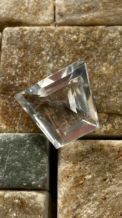 BERYL NATURAL GEMSTONE : PINGWU BERYL MINE, MIANYANG, SICHUAN, CHINA. 11.17Ct. MFG4976