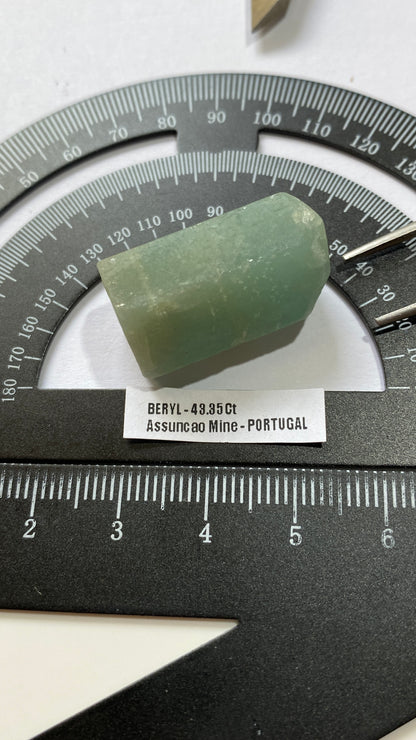 AQUAMARINE BERYL ROUGH NATURAL CRYSTAL : ASSUNCAO MINE, VISEU, PORTUGAL 43.35Ct MFG4977