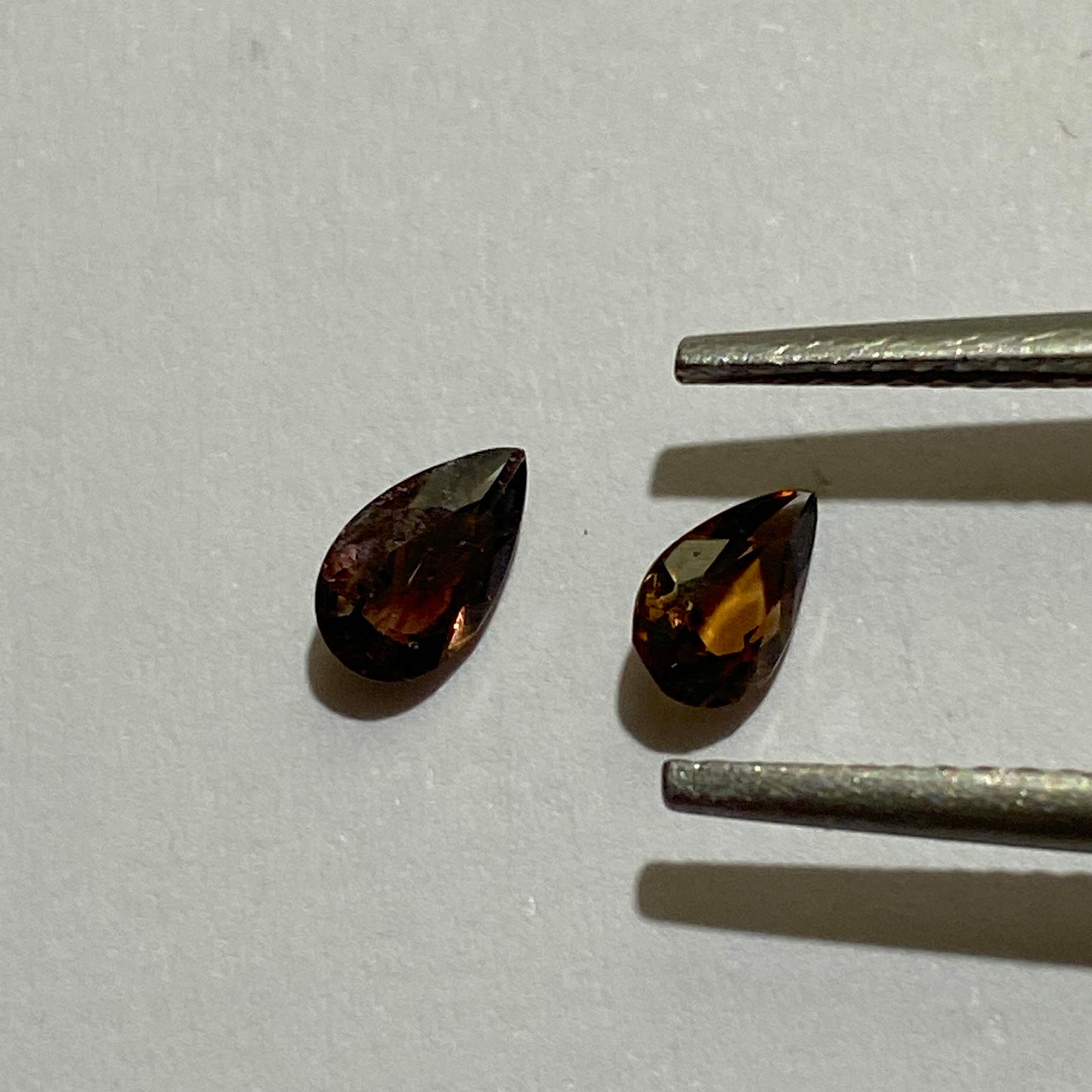 AXINITE RARE NATURAL GEMSTONES x 2 : VITORIA DA CONQUISTA, BAHIA, BRAZIL 0.61Ct MFG5108