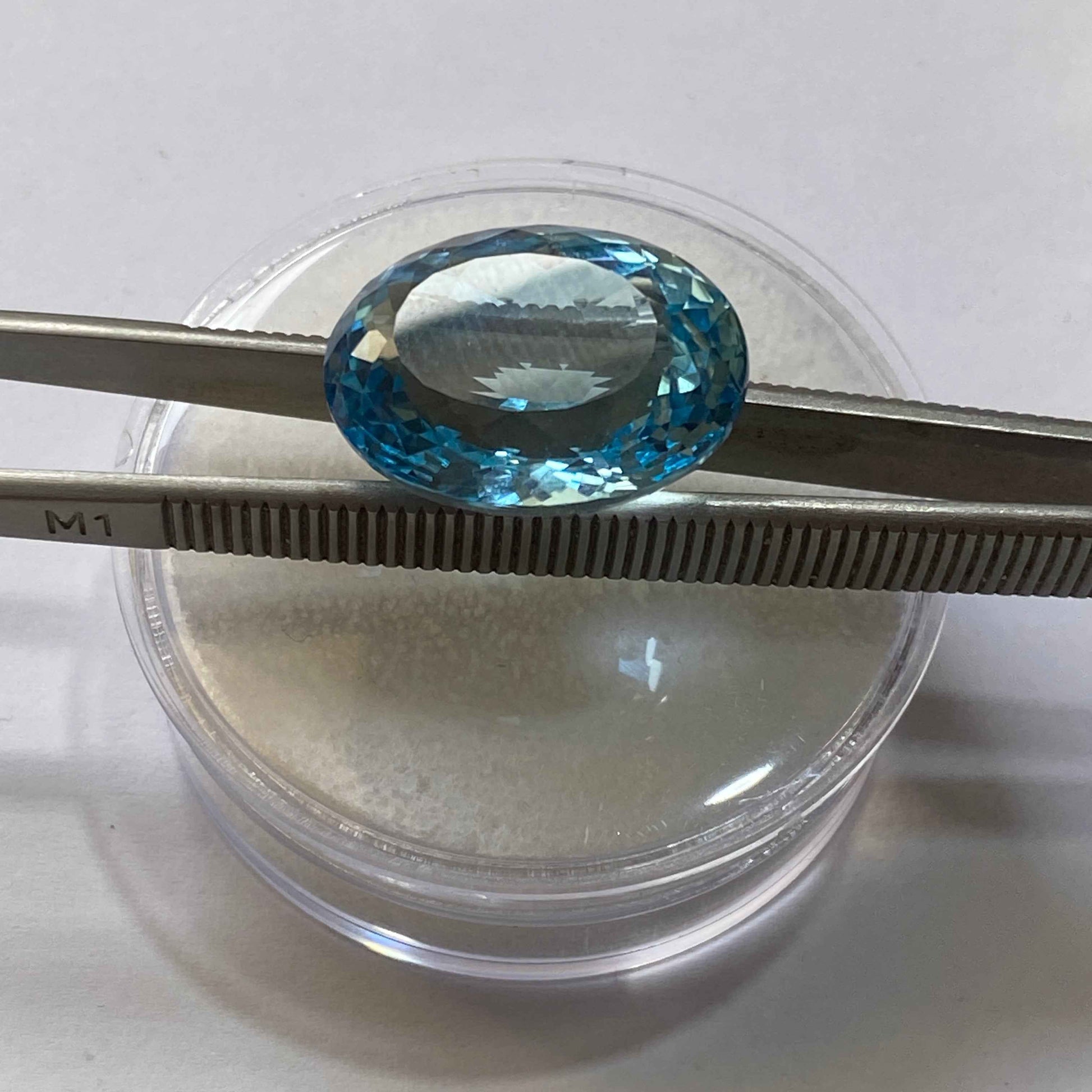 TOPAZ NATURAL MINED GEMSTONE : XANDA MINE, VIRGEM DA LAPA, BRAZIL  32.60Ct. MFG4978