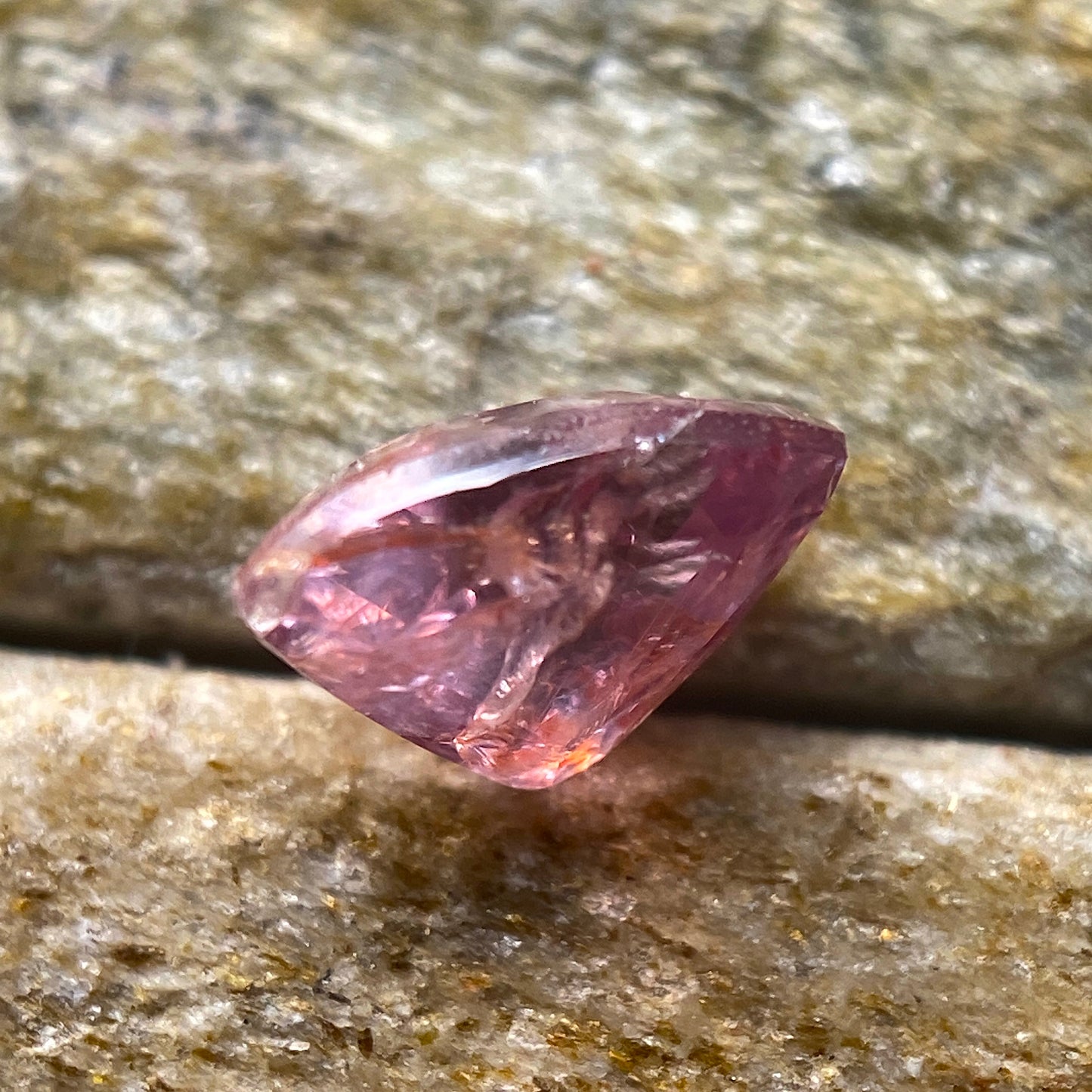 SPINEL NATURAL GEMSTONE : LUC YEN DISTRICT, YEN BAC PROVINCE, VIETNAM  0.53Ct. MFG4981