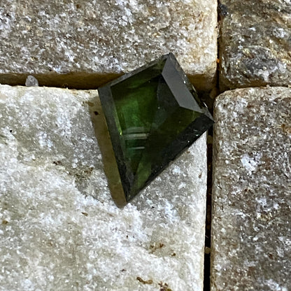 SAPPHIRE CORUNDUM NATURAL GEMSTONE - KARUR, ODESHA, INDIA 1.83Ct MFG5417