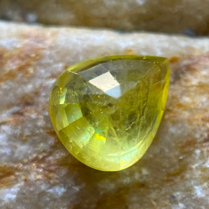 SPHENE (TITANITE) NATURAL GEMSTONE : IMILCHI, MOROCCO  0.72Ct  MFG4983