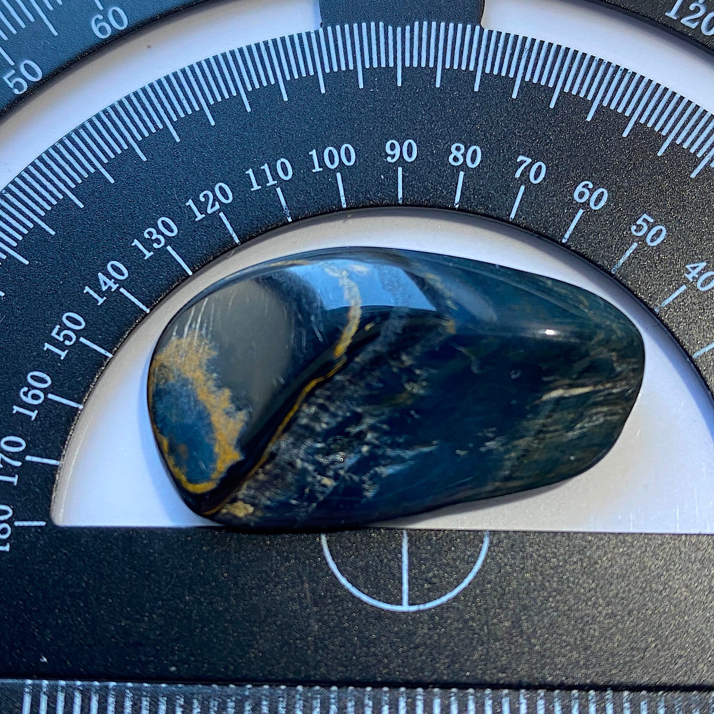 HAWKS EYE QUARTZ NATURAL GEMSTONE - SOUTHERN AFRICA. 24Ct MFG5391