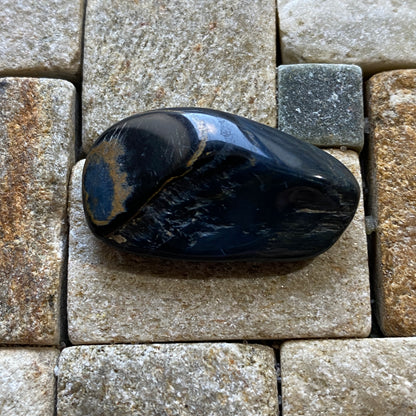 HAWKS EYE QUARTZ NATURAL GEMSTONE - SOUTHERN AFRICA. 24Ct MFG5391