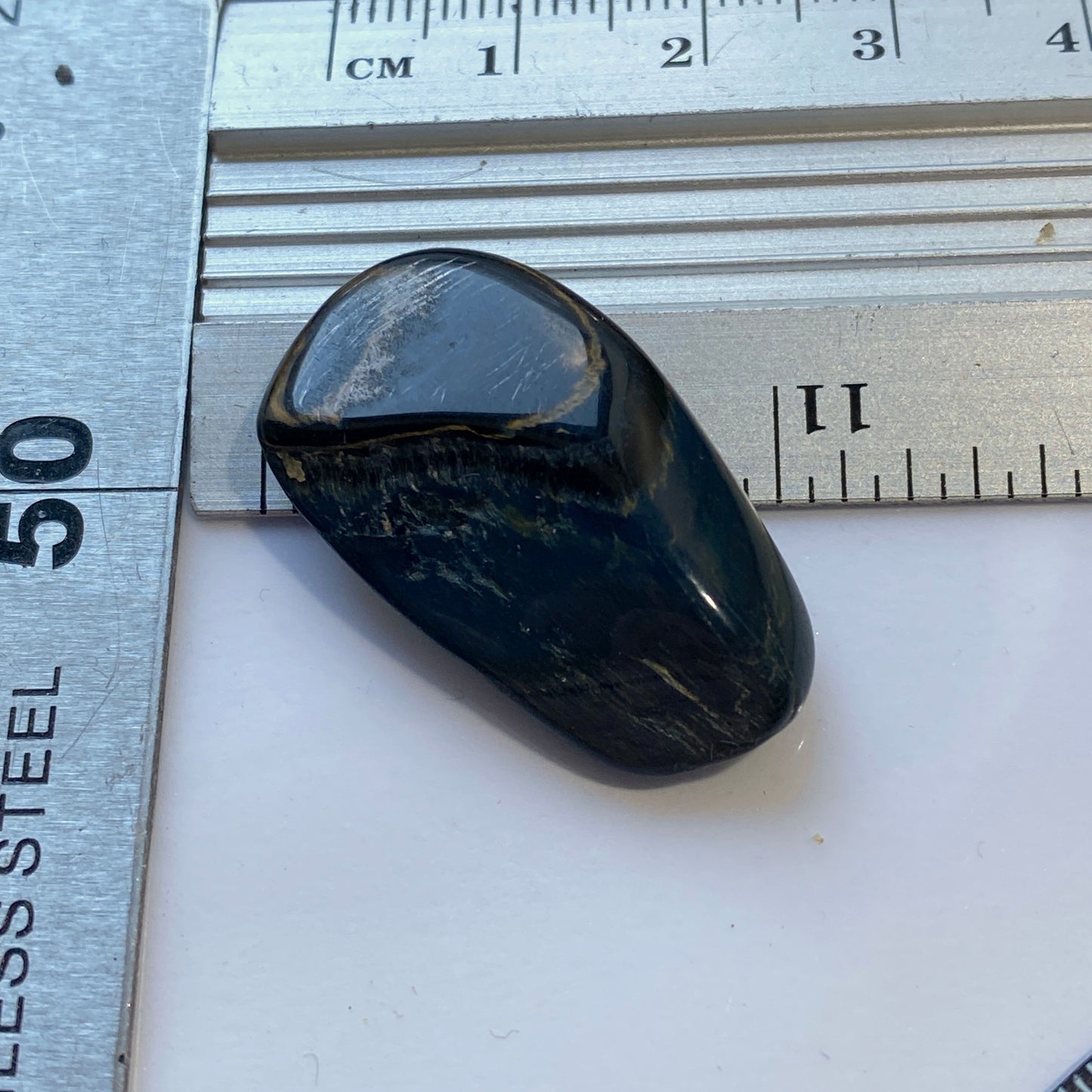 HAWKS EYE QUARTZ NATURAL GEMSTONE - SOUTHERN AFRICA. 24Ct MFG5391