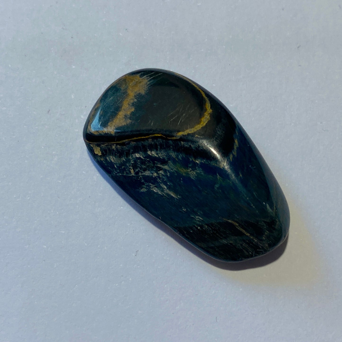 HAWKS EYE QUARTZ NATURAL GEMSTONE - SOUTHERN AFRICA. 24Ct MFG5391