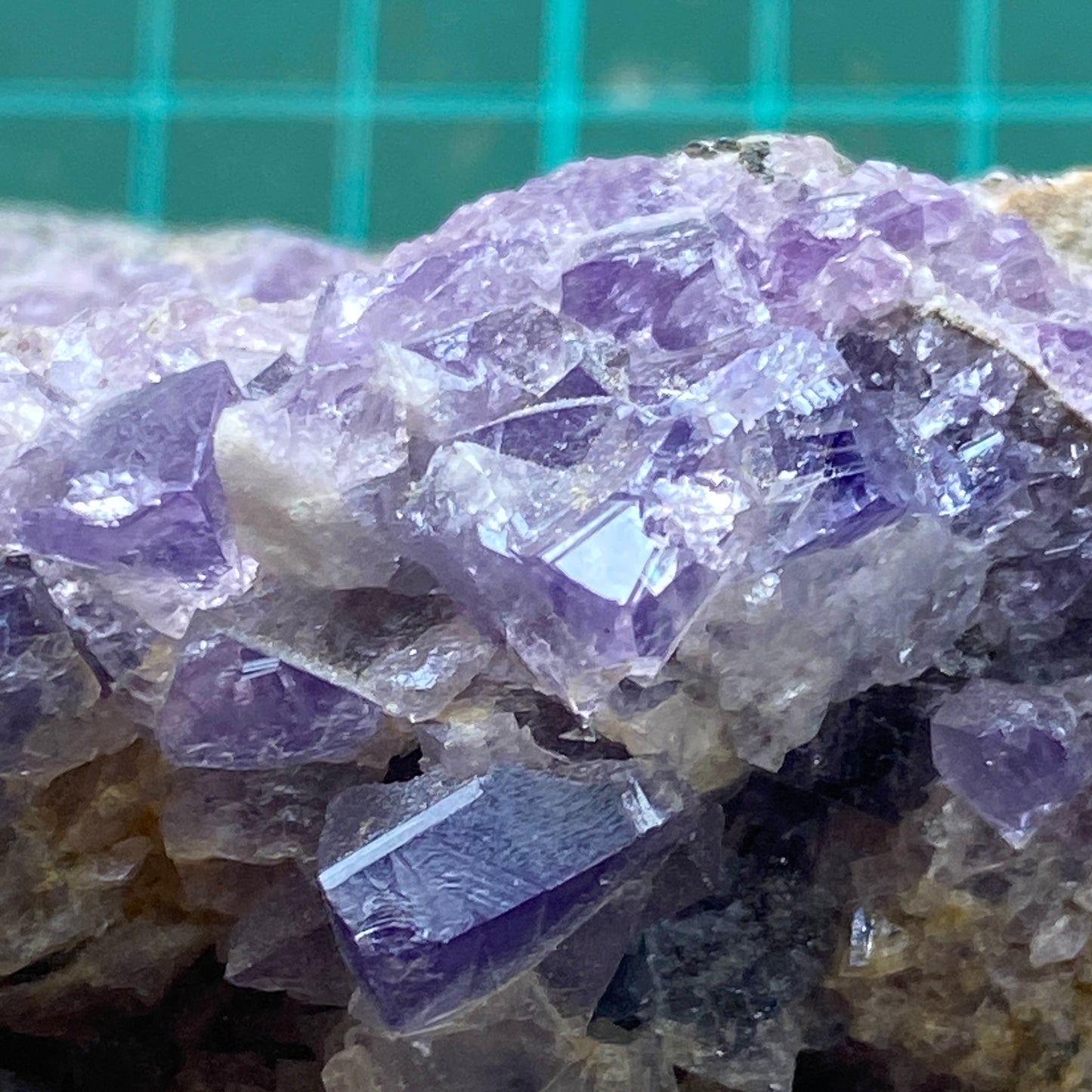 FLUORITE ETC ÉCHANTILLON INTÉRESSANT DE WESTGATE, CO DURHAM, ANGLETERRE 582g MF6442