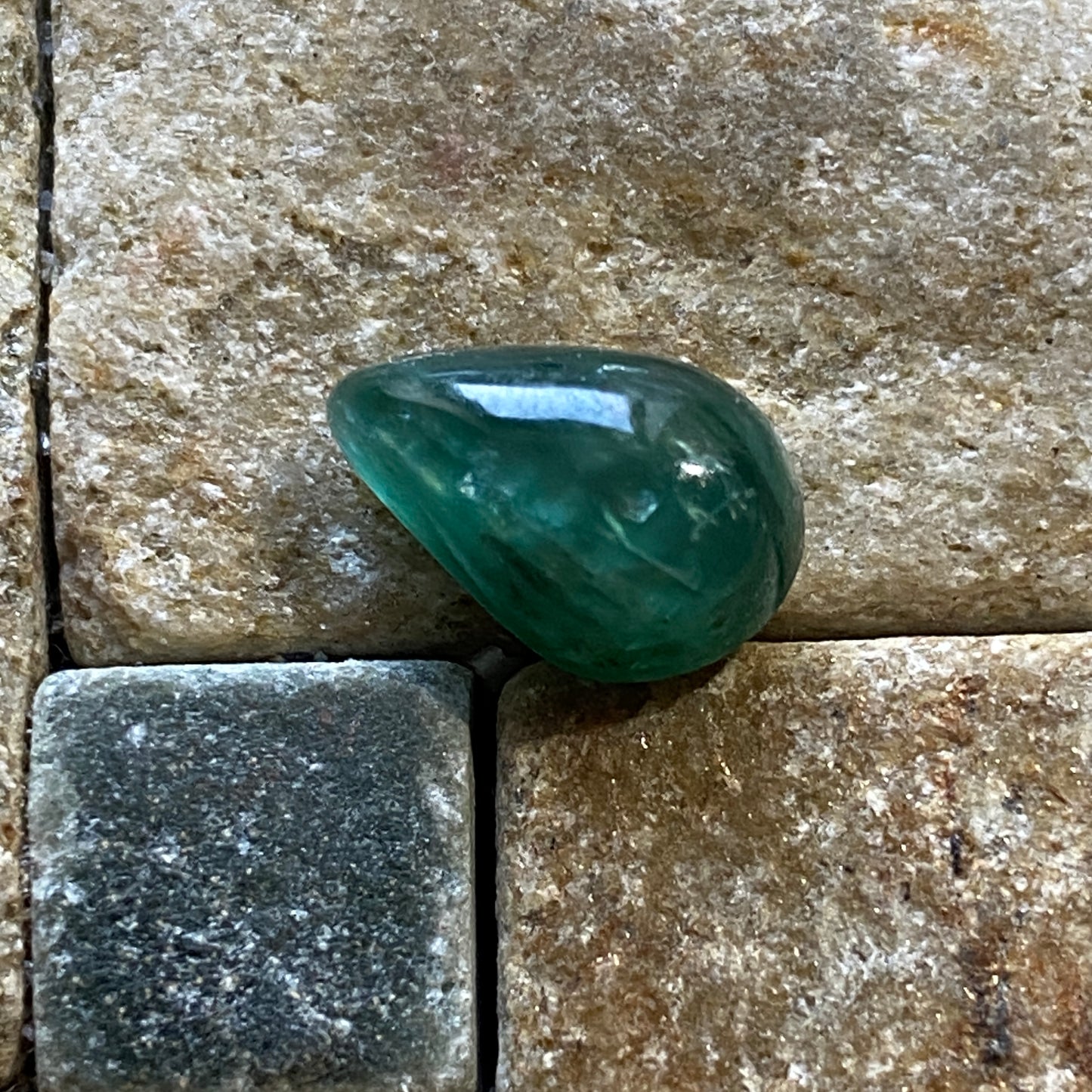 APATITE NATURAL GEMSTONE - KWEKWE DISTRICT, ZIMBABWE 3.20Ct. MFG5106