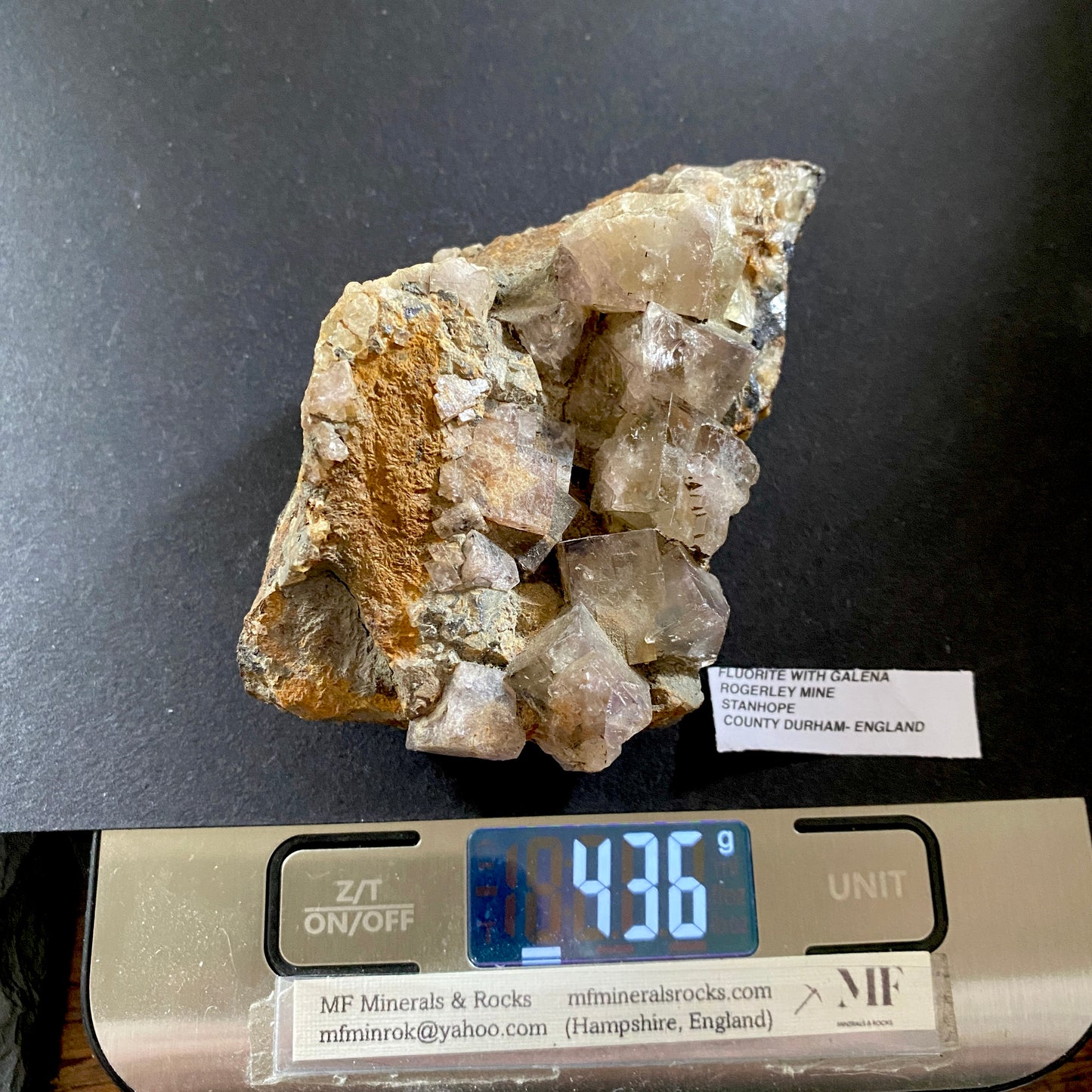 FLUORITE AVEC GALÈNE DE LA MINE ROGERLEY, CO DURHAM, ANGLETERRE. 435g MF6440