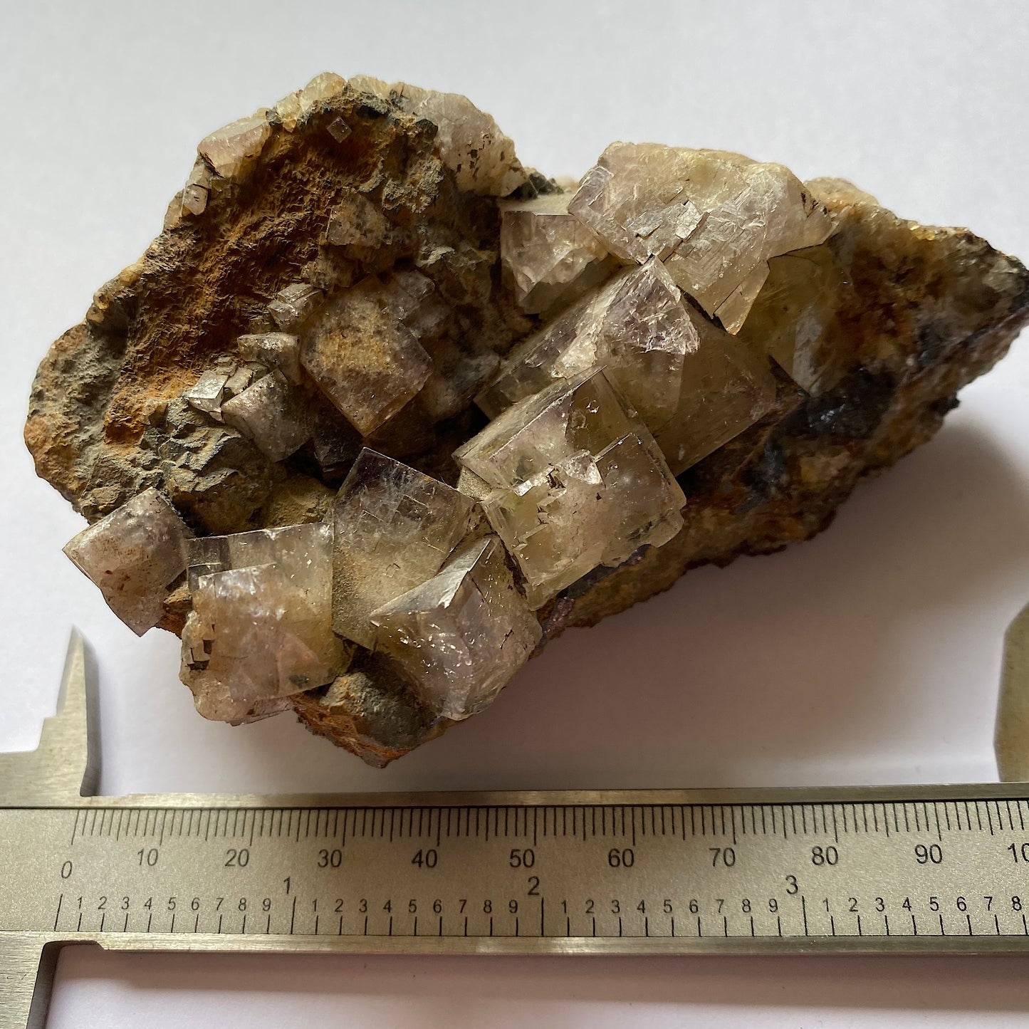 FLUORITE AVEC GALÈNE DE LA MINE ROGERLEY, CO DURHAM, ANGLETERRE. 435g MF6440