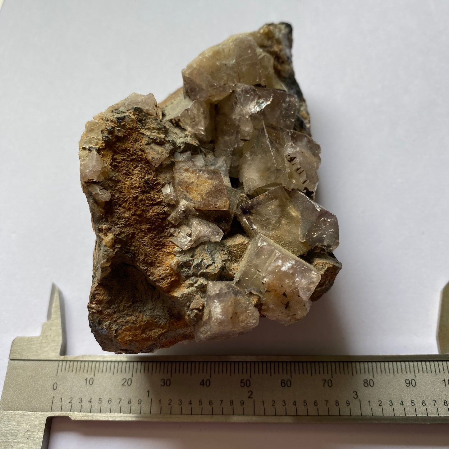 FLUORITE AVEC GALÈNE DE LA MINE ROGERLEY, CO DURHAM, ANGLETERRE. 435g MF6440